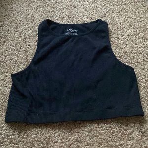 black seamless garage tank